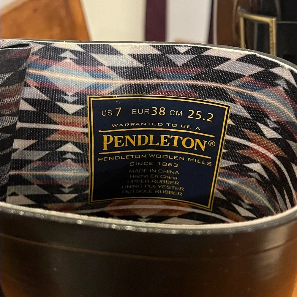Pendleton Gloss Tall Rain Boots black Women’s Size 7